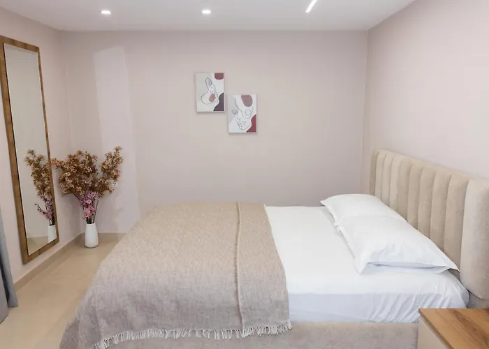 3 Min To Center Stylish Stay's *