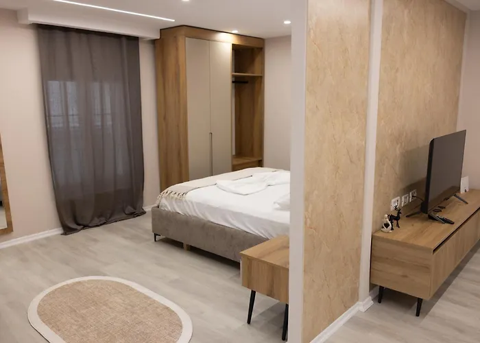 3 Min To Center Stylish Stay's Apartmán Tirana