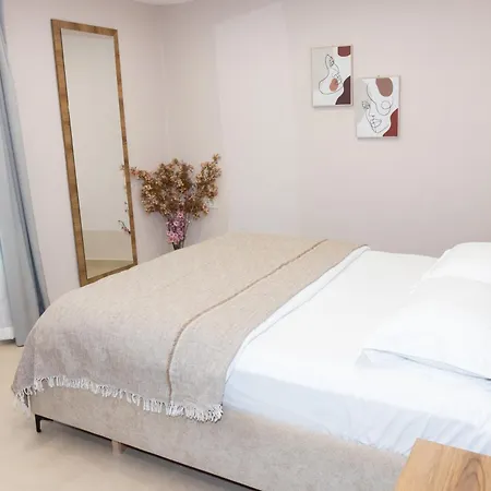 Luxury Center - Free Parking Apartman *