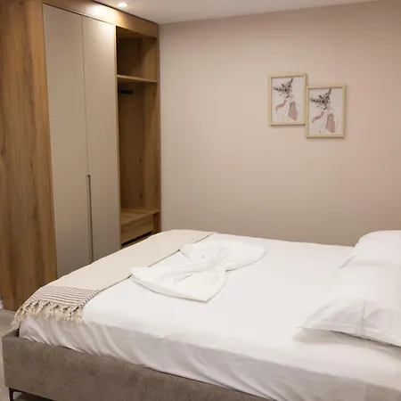 Luxury Center - Free Parking Apartman *