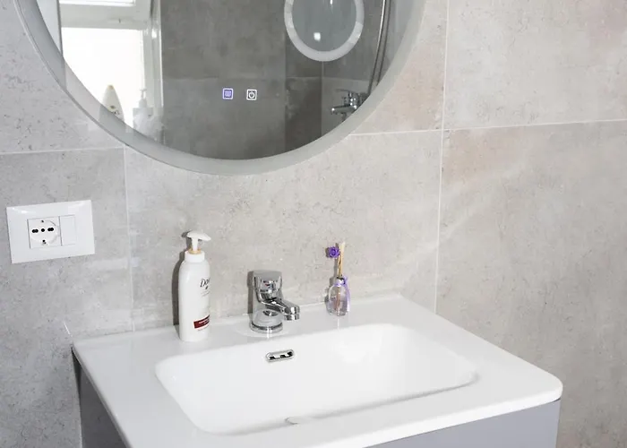 3 Min To Center Stylish Stay's アパート